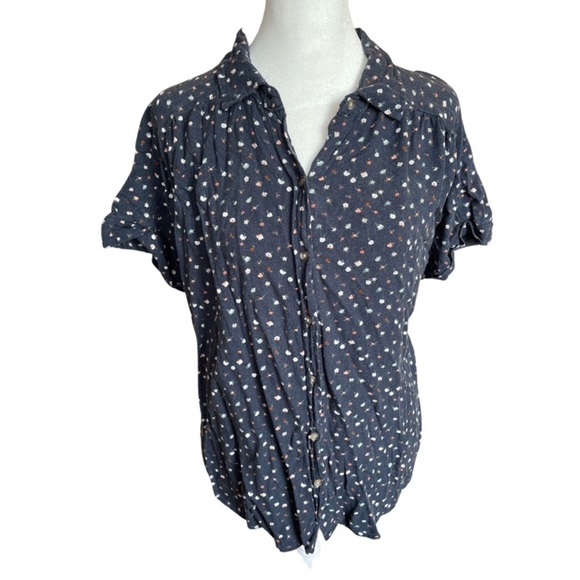 Universal Thread floral button up top M - Picture 1 of 5